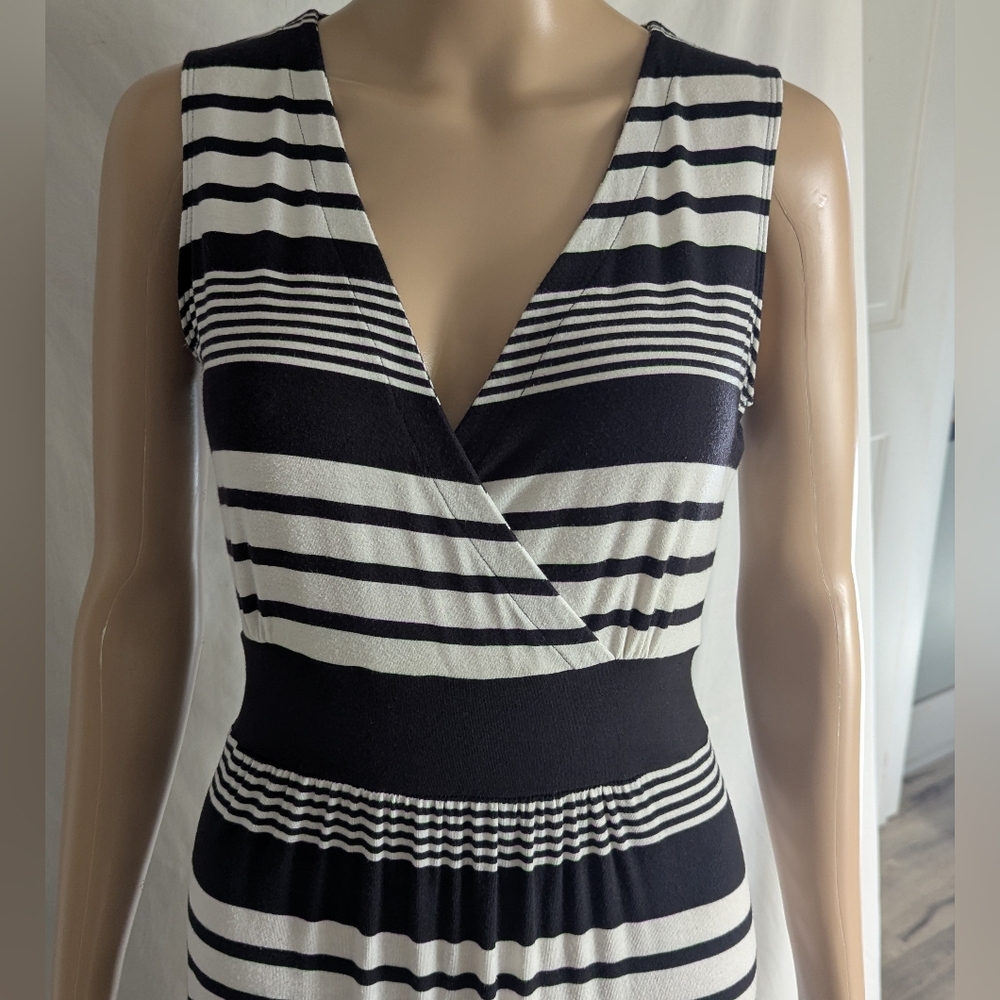 L. L. Bean maxi black white stripe rayon spandex v neck dress sz S
